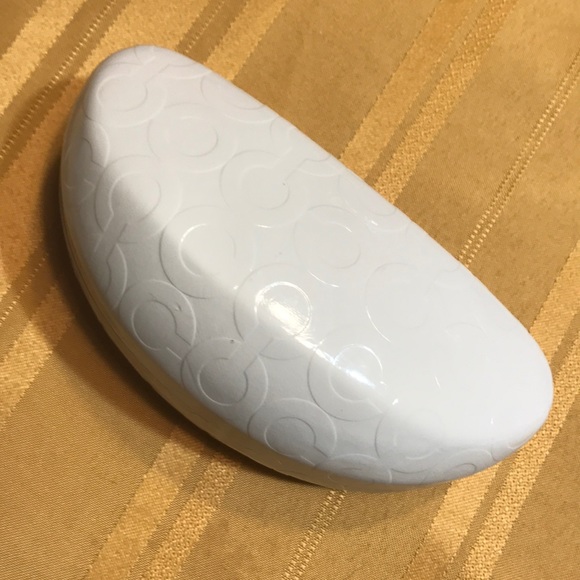 Coach very nice case for sunglasses - Picture 2 of 7